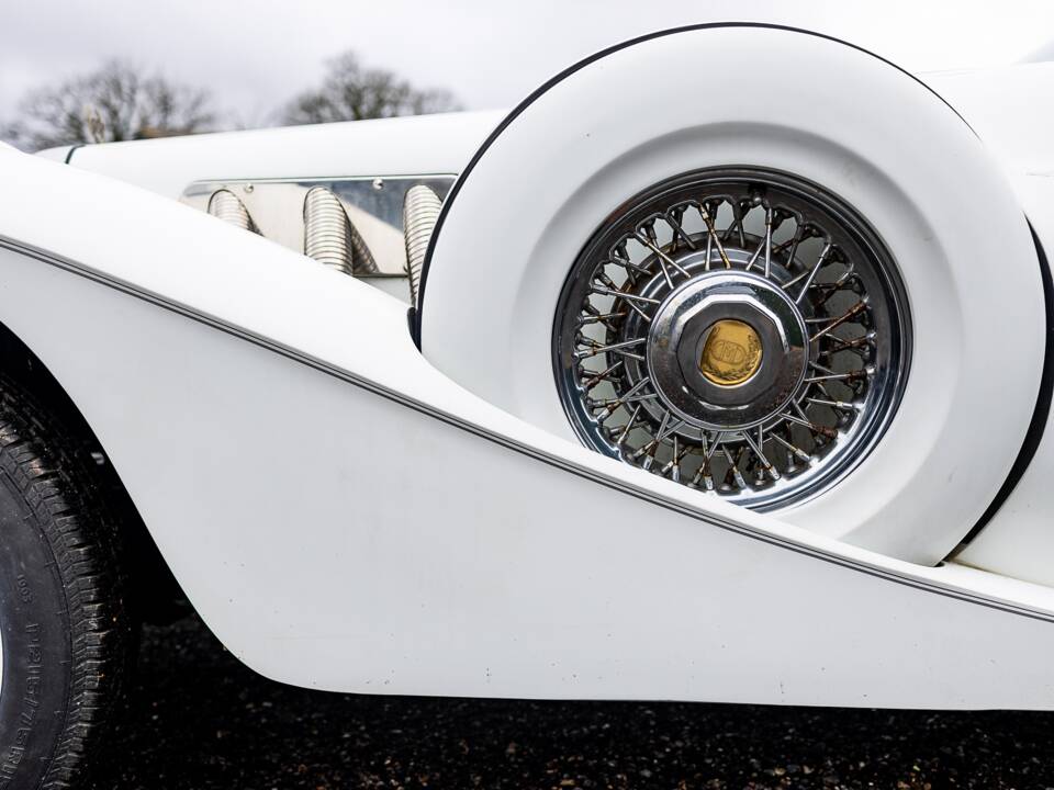 Image 13/50 of CMC Tiffany (1988)