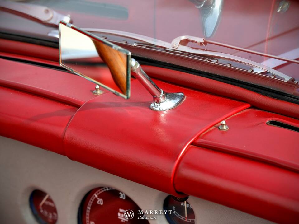 Image 63/78 of Jaguar XK 150 3.4 S OTS (1958)