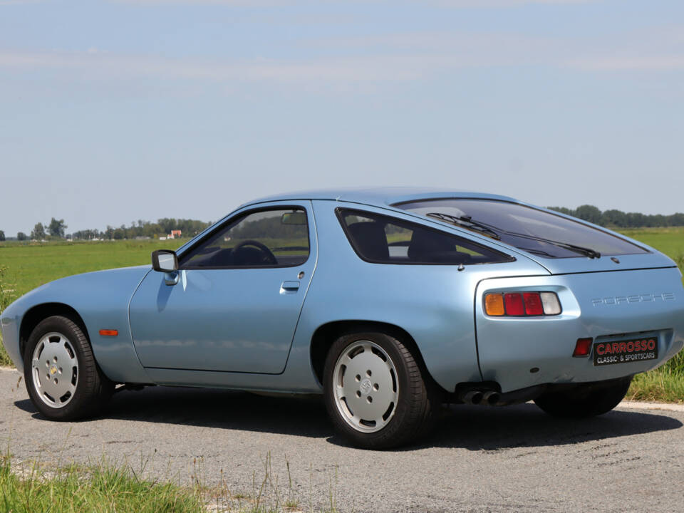 Image 21/42 de Porsche 928 (1979)