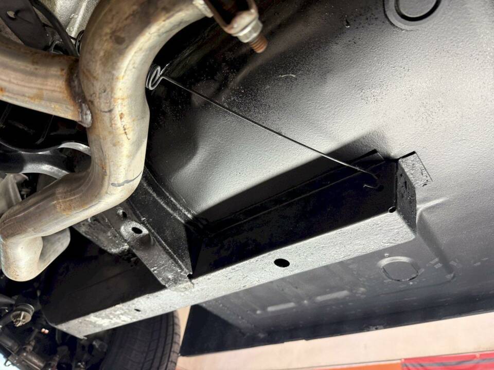 Image 31/36 of Ford Mustang 390 GTA (1966)