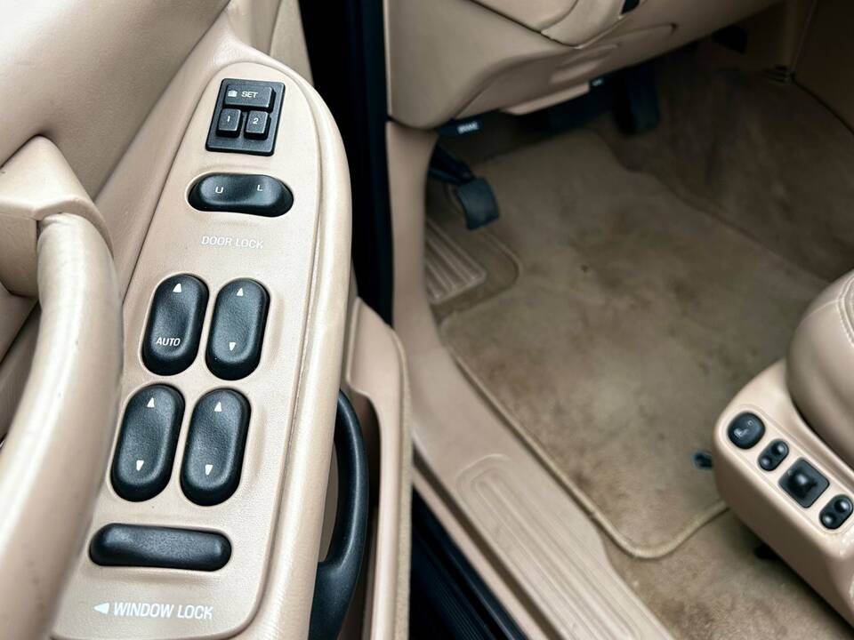 Bild 11/17 von Lincoln Navigator (1998)