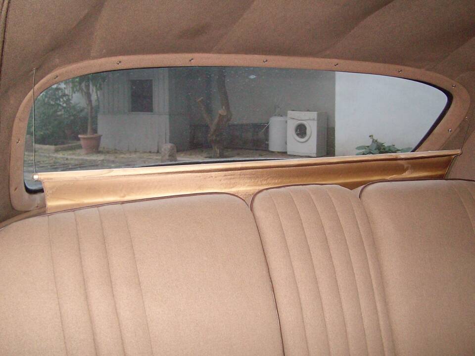 Image 8/9 of Lancia Aurelia B21 (1953)