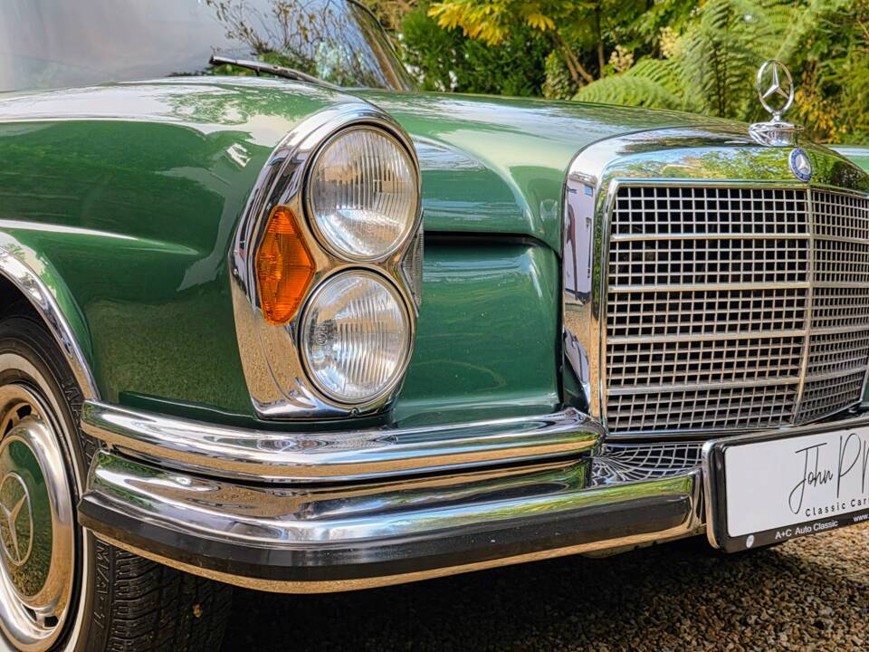 Bild 4/72 von Mercedes-Benz 280 SE 3,5 (1970)