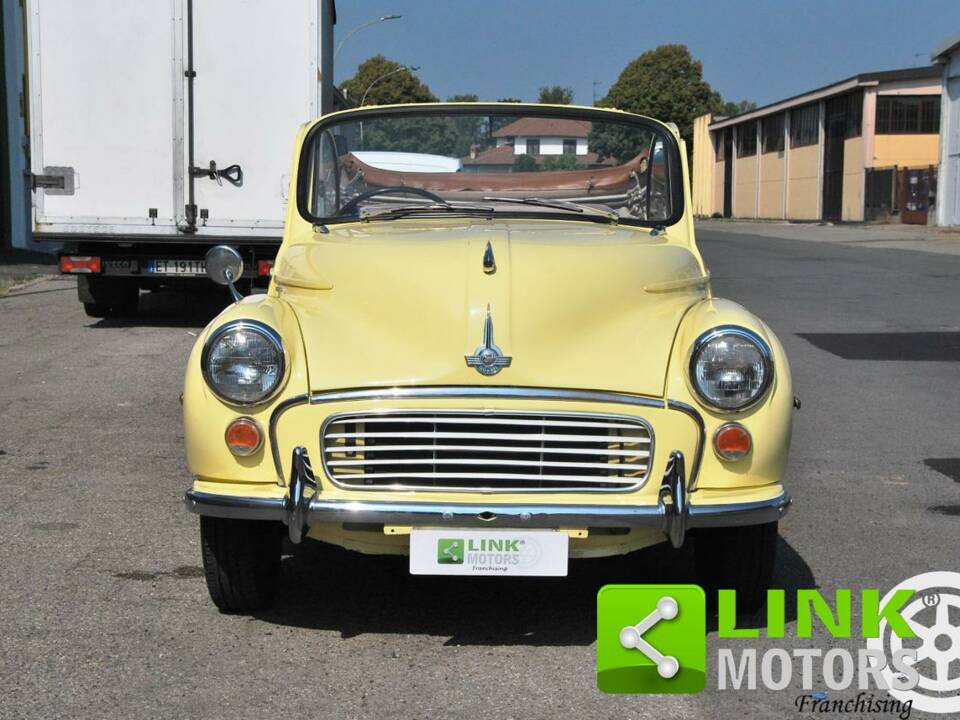 Image 2/10 of Morris Minor 1000 (1977)