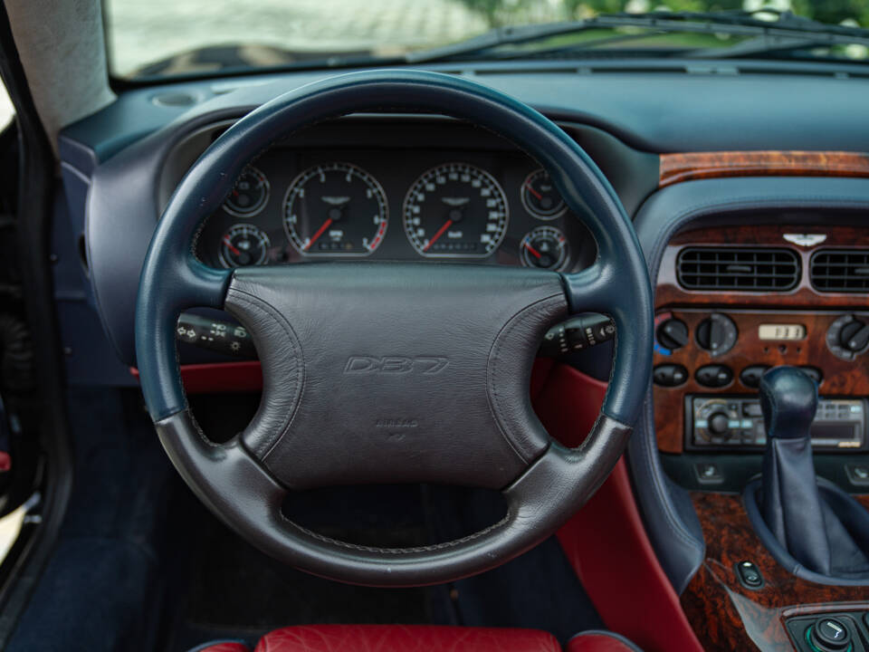 Bild 20/37 von Aston Martin DB 7 Volante (1998)