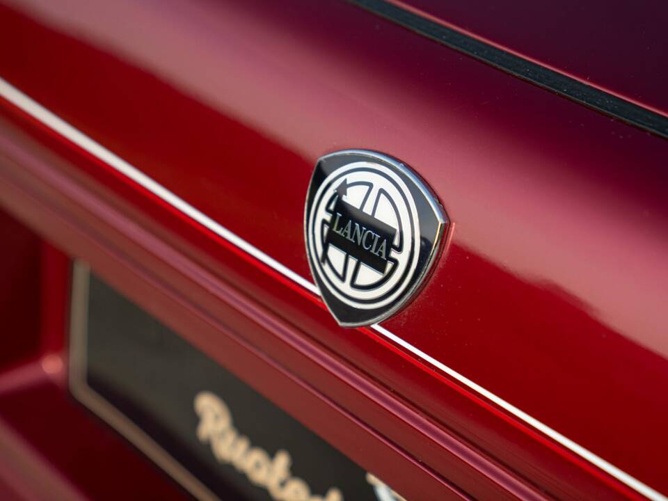 Image 10/50 of Lancia Thema 8.32 (1989)