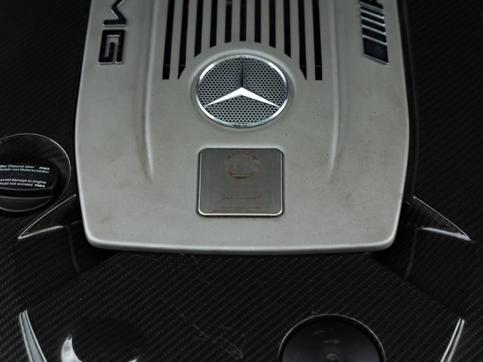 Image 17/41 of Mercedes-Benz SL 65 AMG (2004)