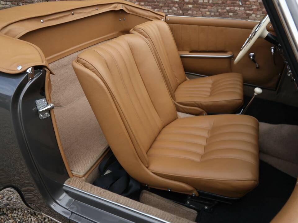 Image 48/50 of Mercedes-Benz 190 SL (1956)