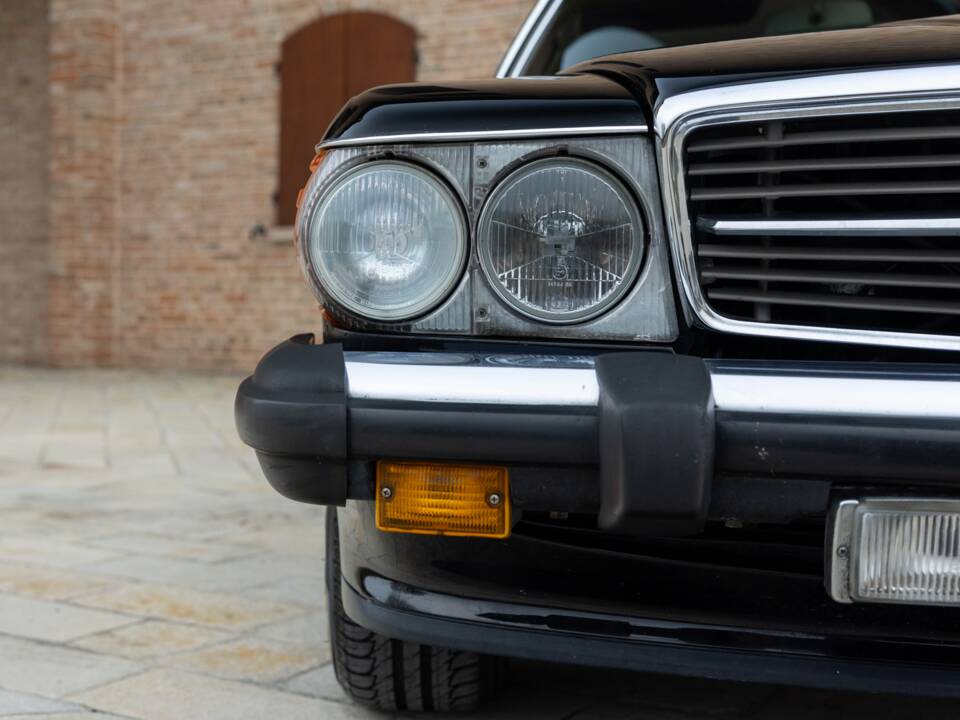 Afbeelding 22/50 van Mercedes-Benz 560 SL (1986)