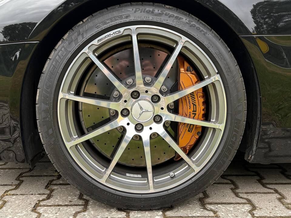 Image 28/28 of Mercedes-Benz SLS AMG Roadster (2012)