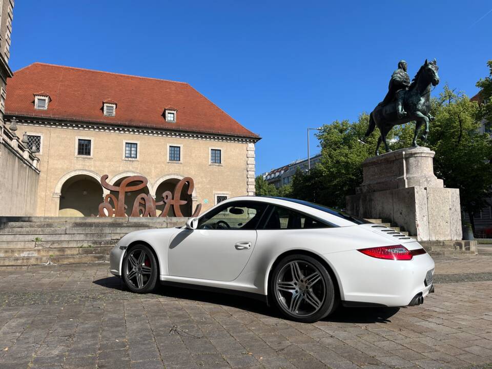Afbeelding 17/57 van Porsche 911 Targa 4S (2010)