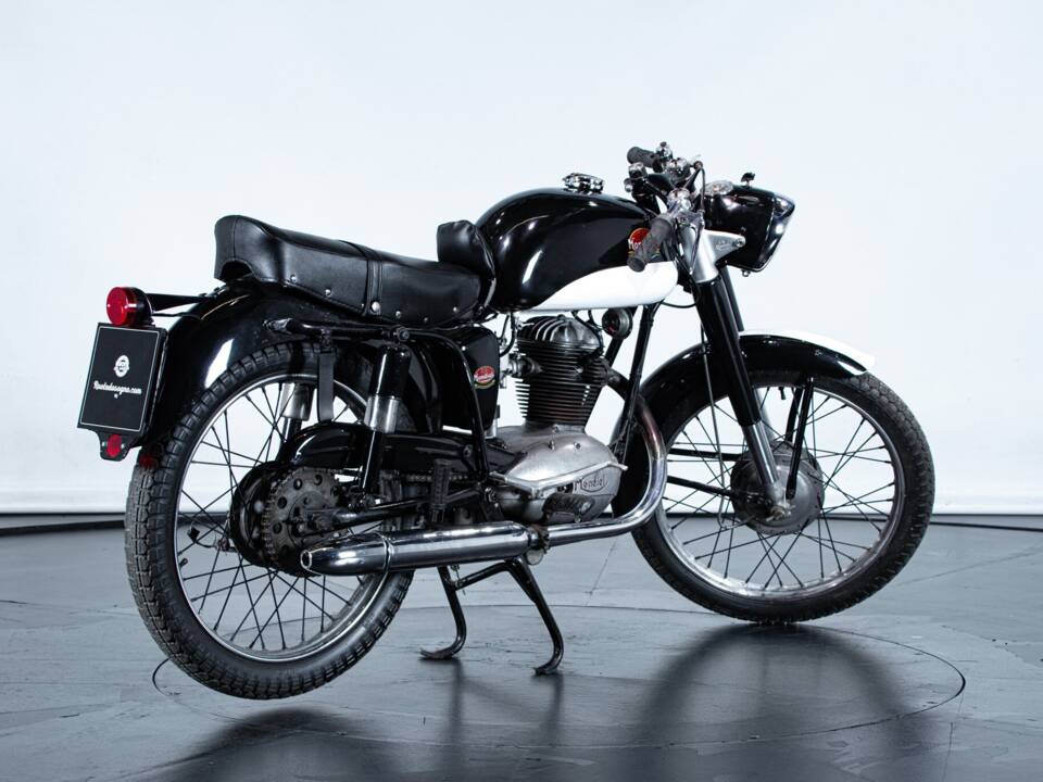 Image 6/50 of Mondial 125 (1961)