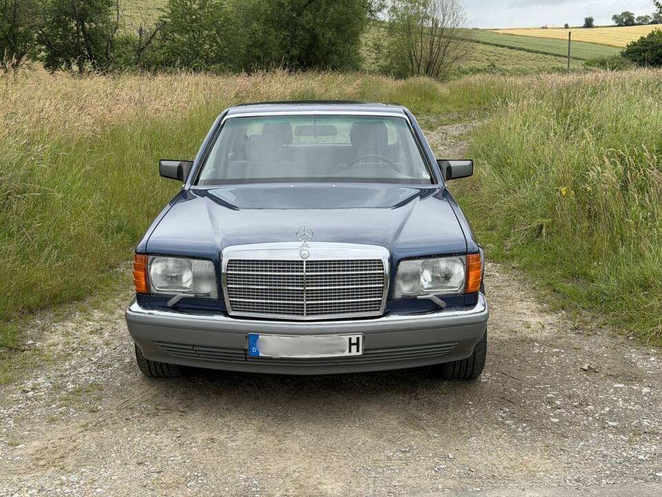 Image 4/20 of Mercedes-Benz 560 SEL (1988)