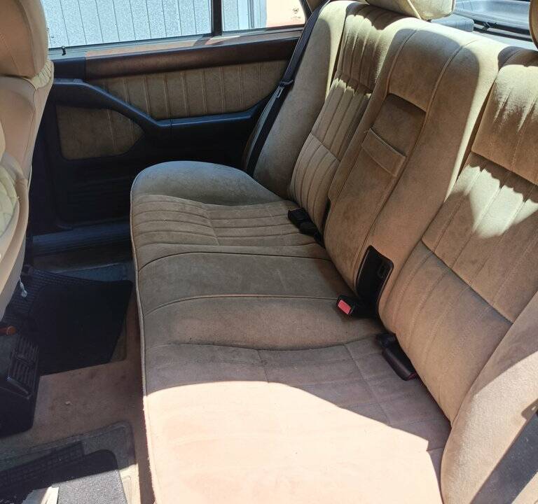 Bild 8/8 von Lancia Thema I.E. Turbo 16V (1994)