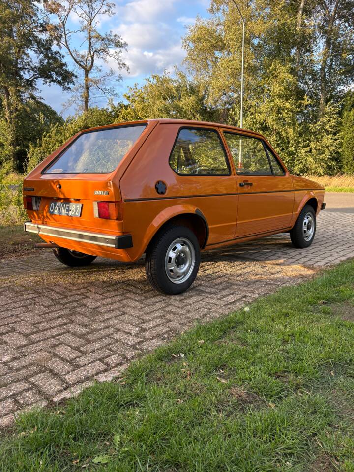 Image 15/17 of Volkswagen Golf Mk I 1.1 (1976)