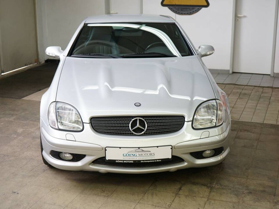 Immagine 4/50 di Mercedes-Benz SLK 32 AMG (2002)