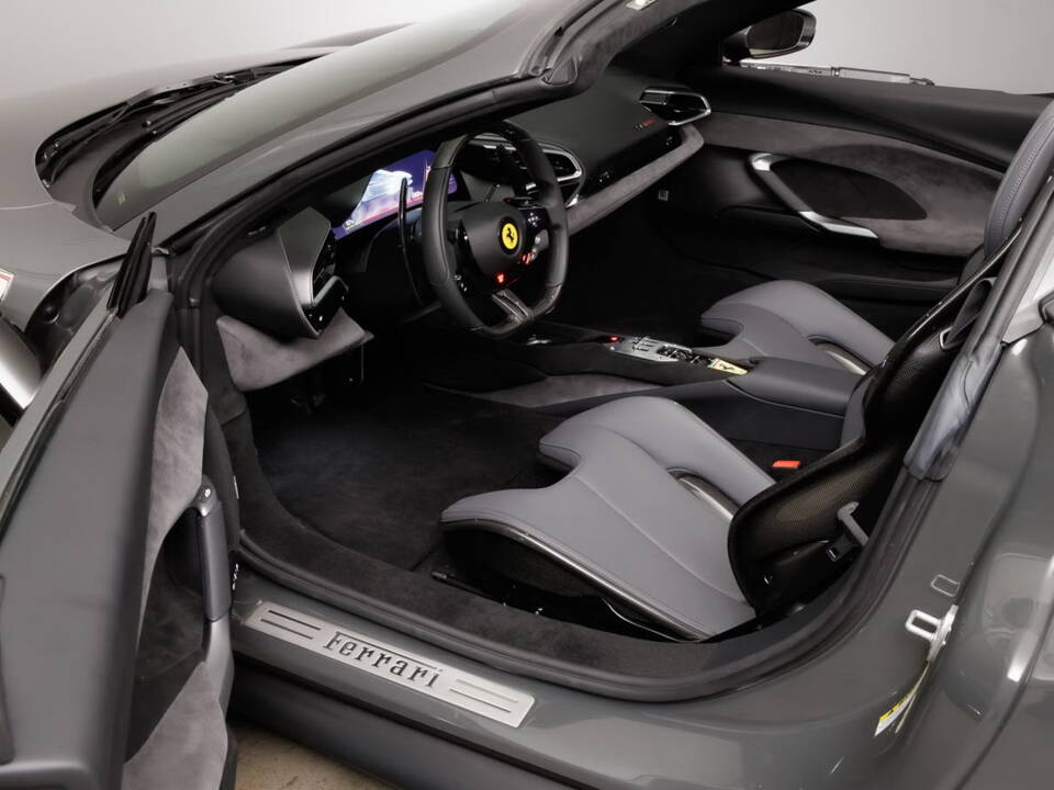 Image 14/42 de Ferrari 296 GTS (2024)