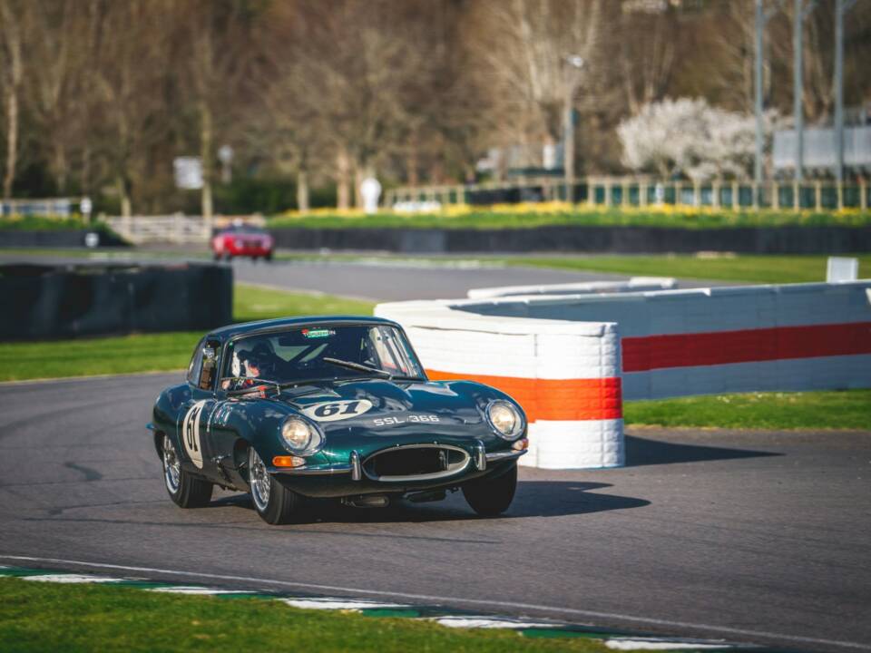 Image 2/20 de Jaguar Type E 3.8 (1961)