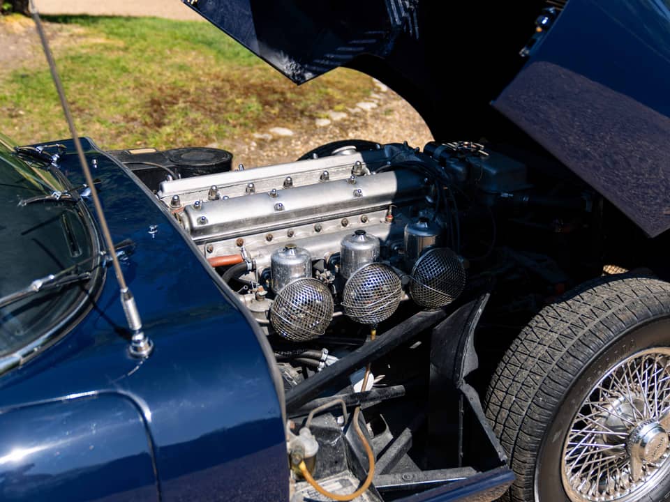 Image 14/86 de Jaguar E-Type (1967)