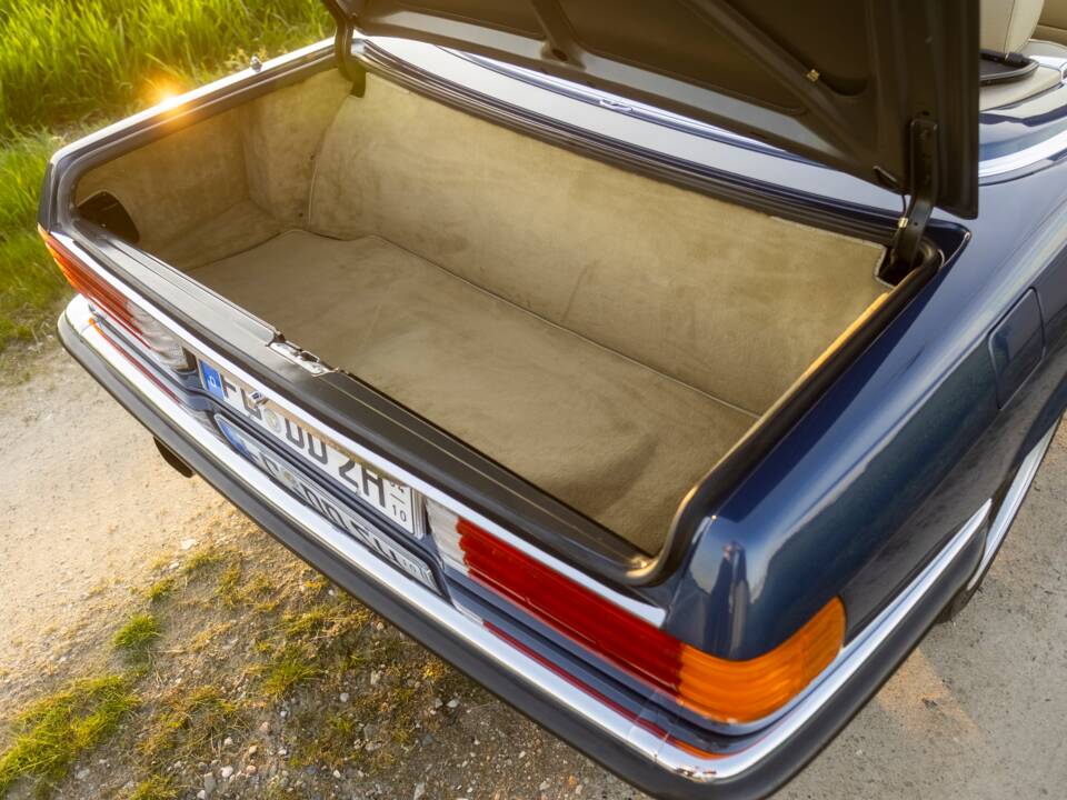 Immagine 18/42 di Mercedes-Benz 300 SL (1986)
