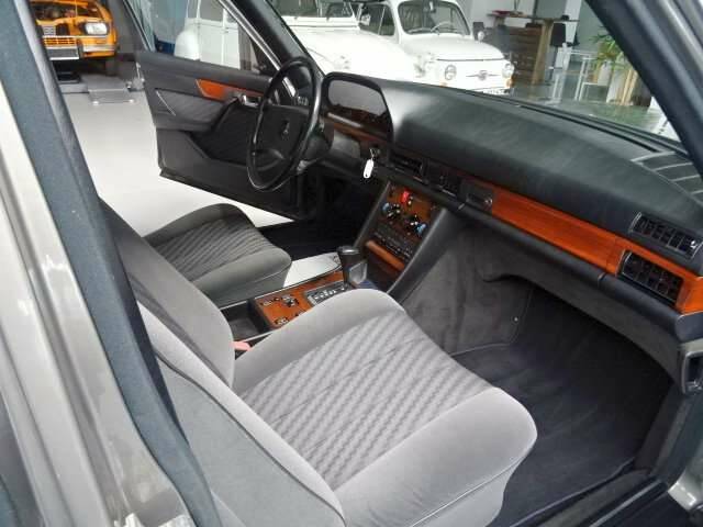 Bild 8/20 von Mercedes-Benz 300 SE (1990)