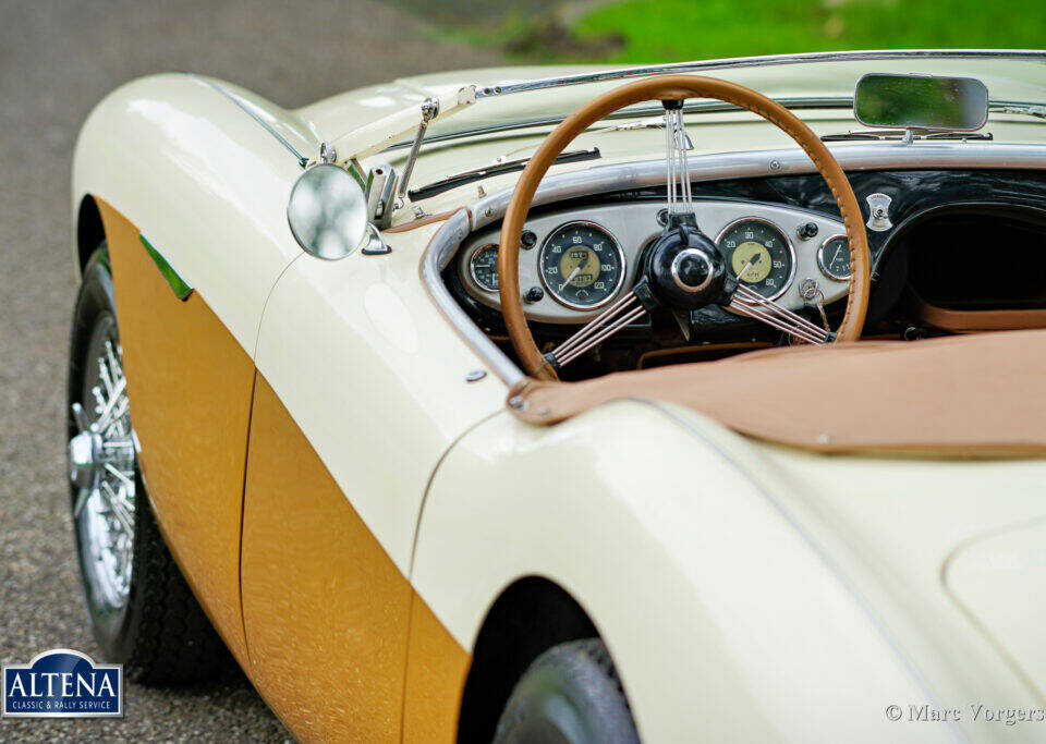 Image 34/50 of Austin-Healey 100&#x2F;4 (BN1) (1955)