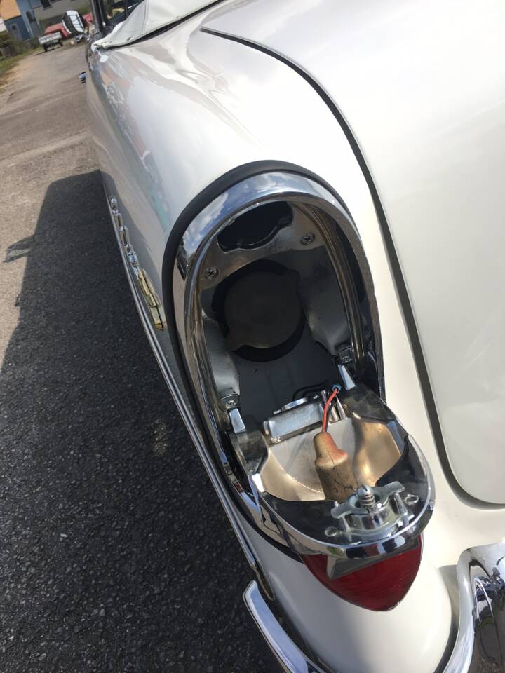 Image 12/20 of Chevrolet Bel Air Convertible (1956)