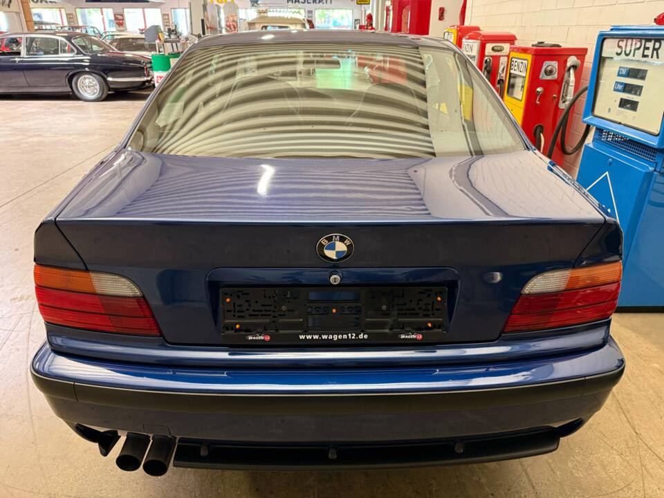 Image 18/22 de BMW M3 (1993)