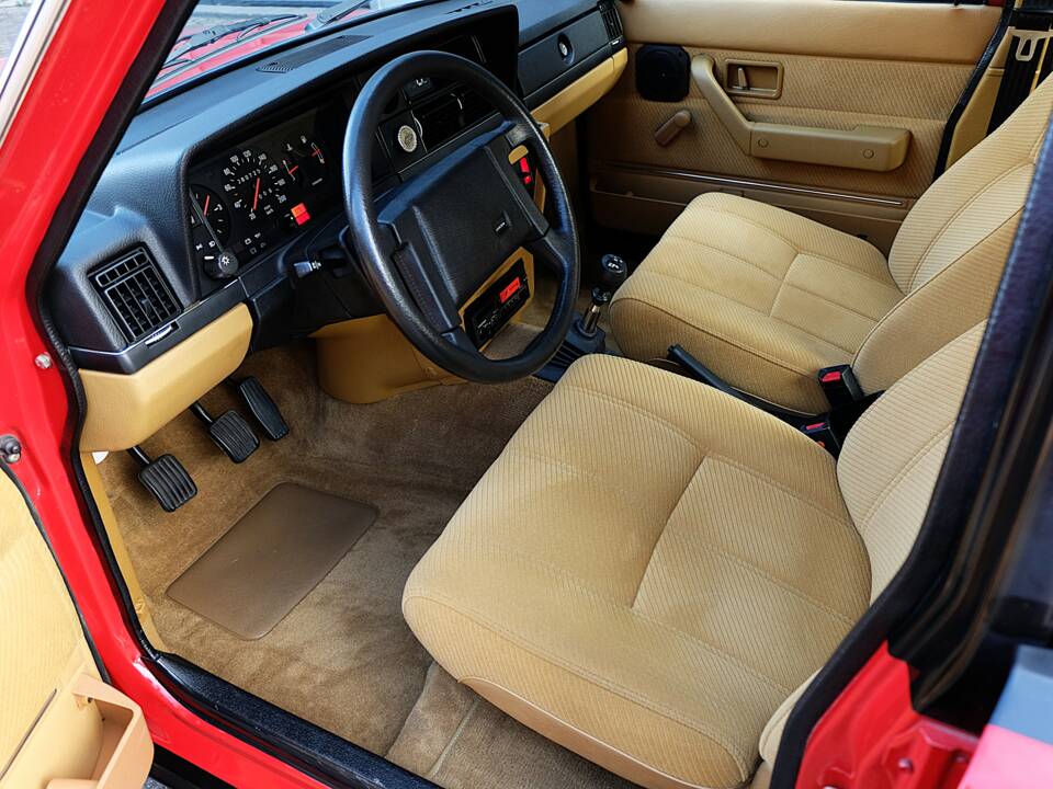 Image 19/75 de Volvo 240 (1986)