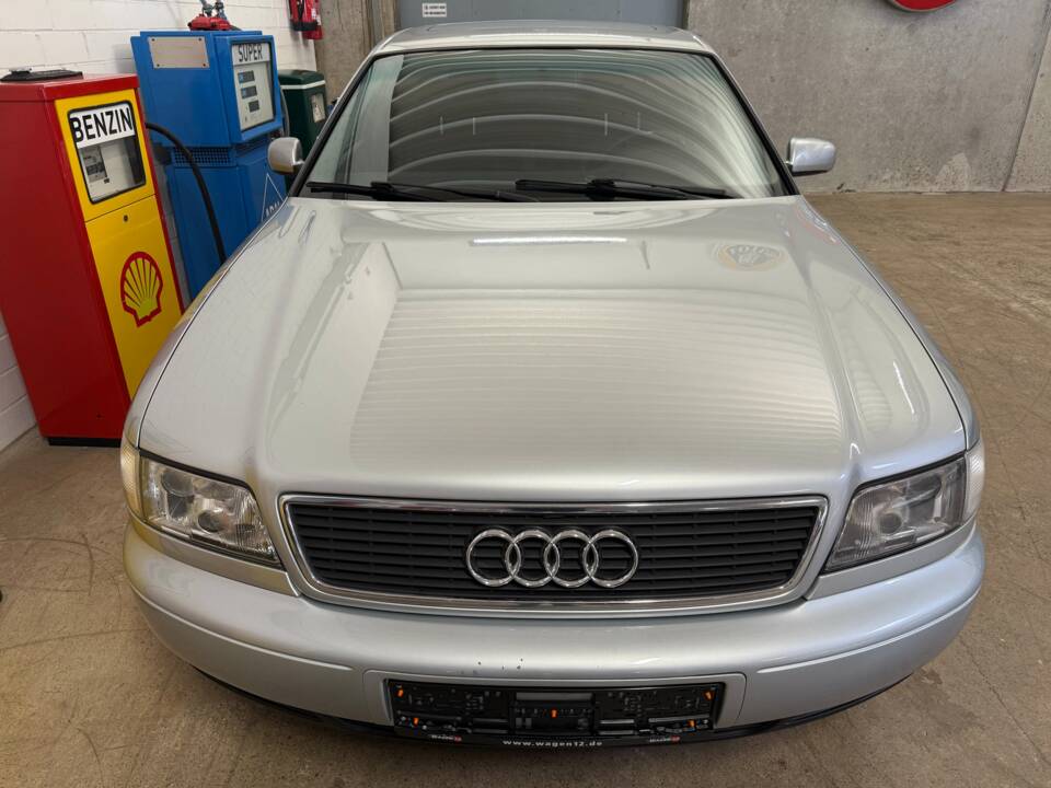 Immagine 4/17 di Audi A8 3.7 (1995)
