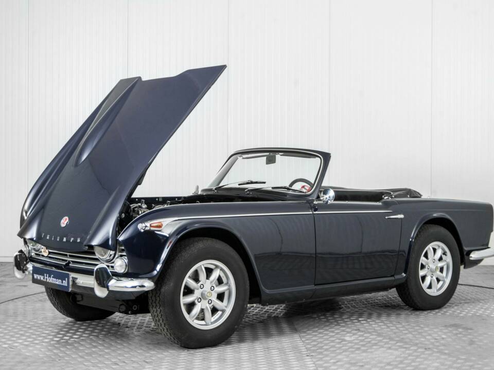 Image 36/50 of Triumph TR 4A (1967)