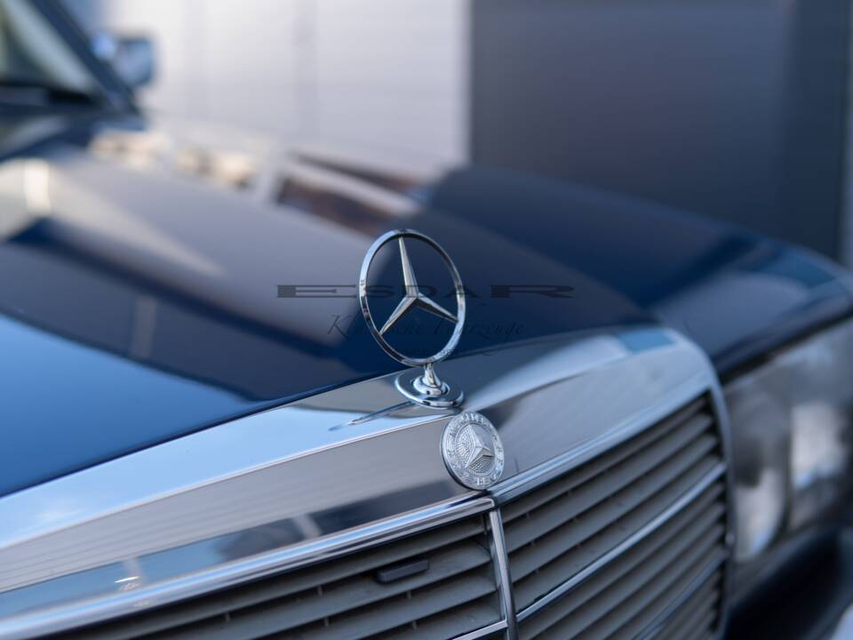 Bild 28/36 von Mercedes-Benz 280 TE (1981)