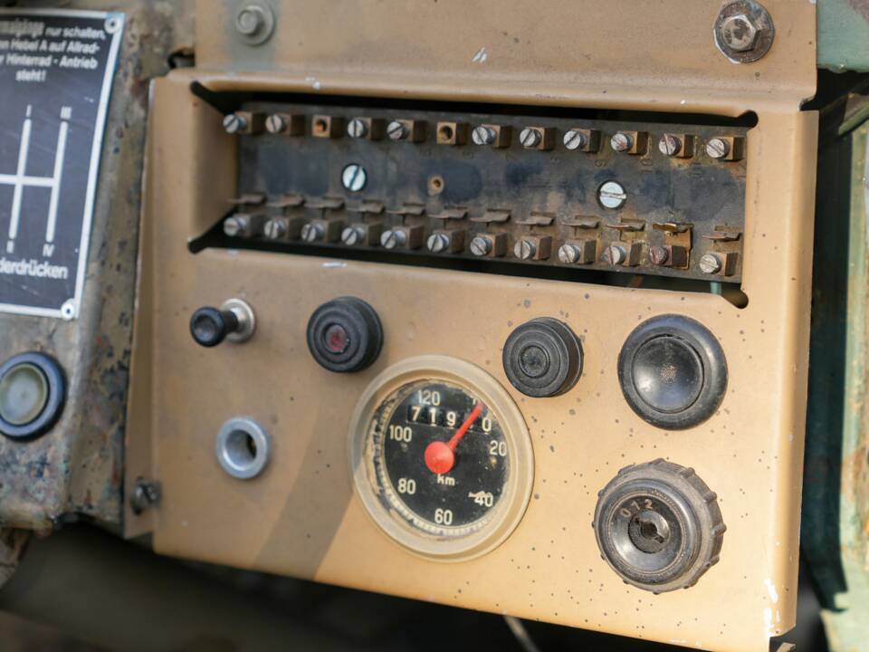 Image 38/40 of Volkswagen Schwimmwagen (1943)