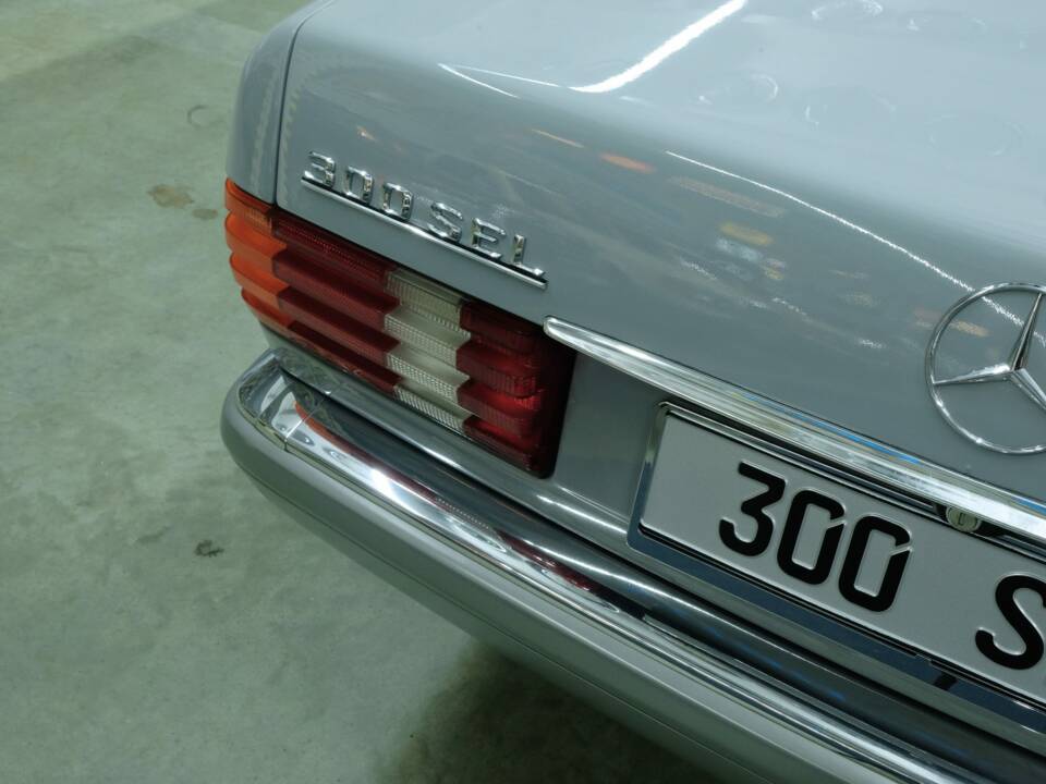 Bild 10/50 von Mercedes-Benz 300 SEL (1986)