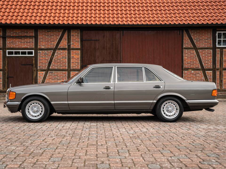 Bild 10/76 von Mercedes-Benz 500 SEL (1985)