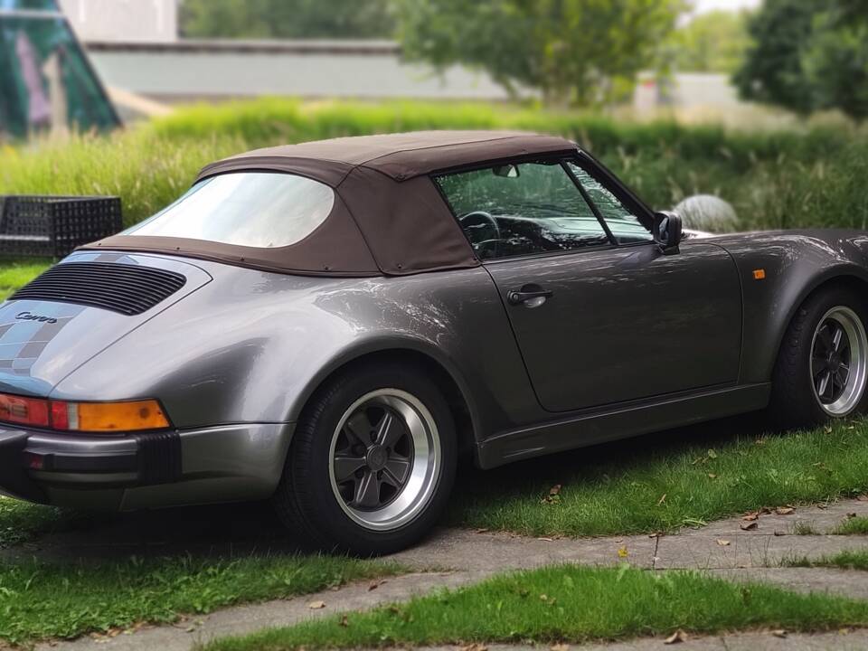 Image 65/104 of Porsche 911 Carrera 3.2 (1986)