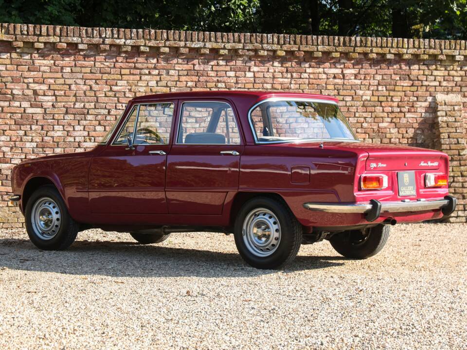 Image 40/50 of Alfa Romeo Giulia Nuova Super 1300 (1975)