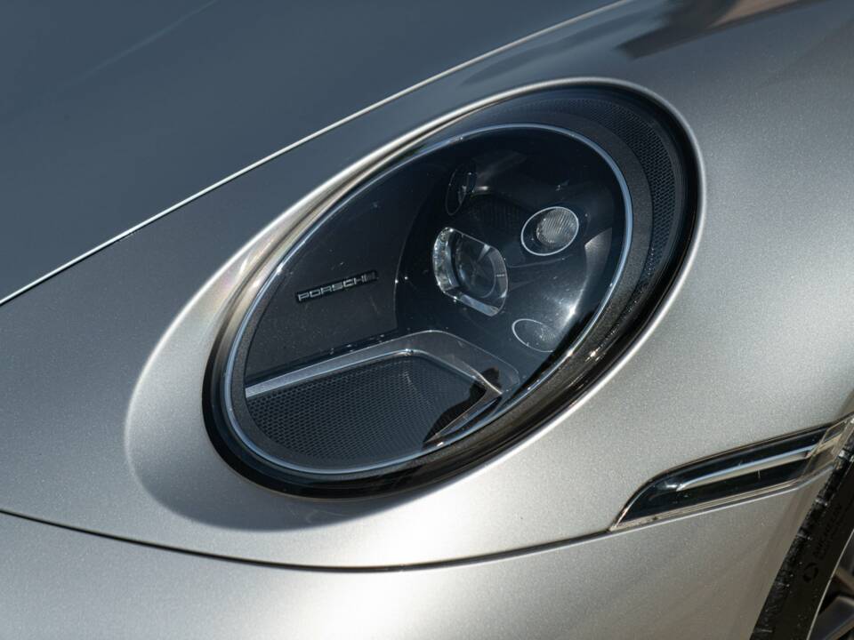 Image 18/50 of Porsche 911 Carrera 4S (2019)