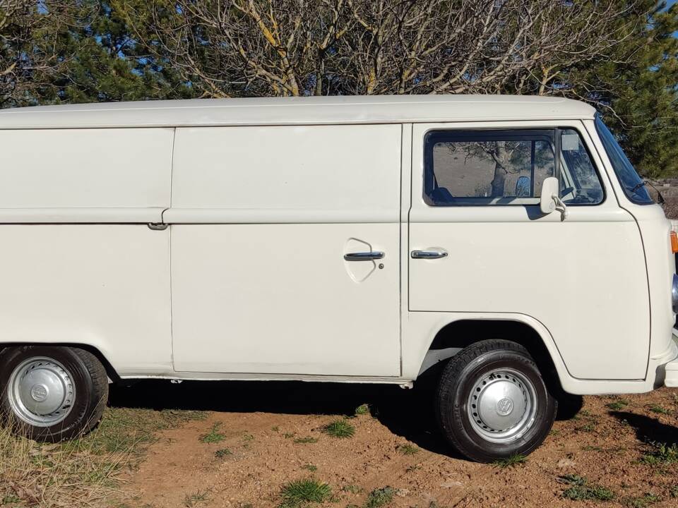 Bild 25/98 von Volkswagen T2b Kastenwagen (1979)