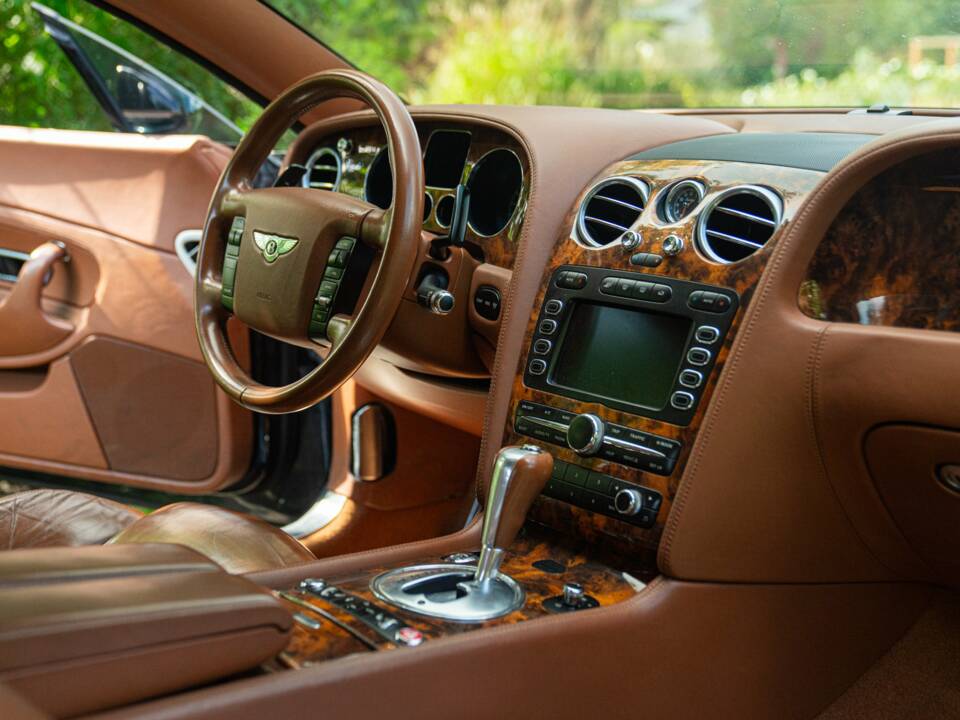 Immagine 36/50 di Bentley Continental GT (2004)