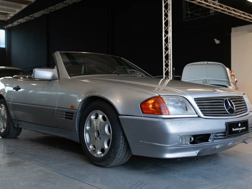 Image 2/14 of Mercedes-Benz 300 SL-24 (1991)