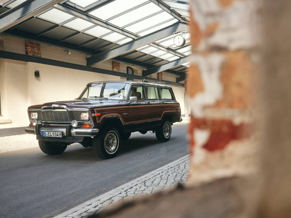 Image 4/96 of Jeep Wagoneer Limited (1982)