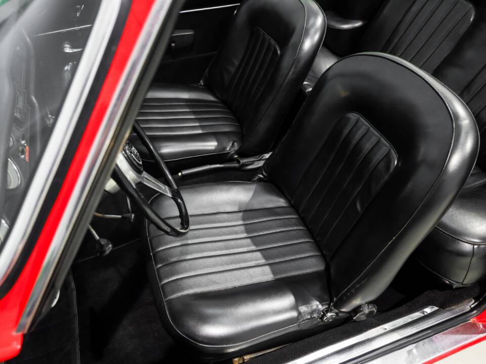 Image 20/58 of Alfa Romeo Giulia 1600 GTC (1965)