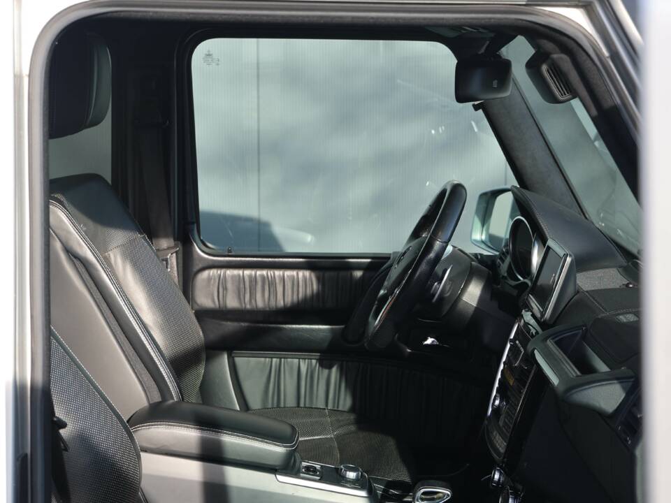 Bild 37/41 von Mercedes-Benz G 63 AMG (lang) (2015)