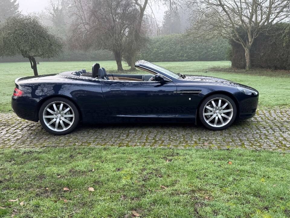 Image 25/48 of Aston Martin DB 9 Volante (2007)
