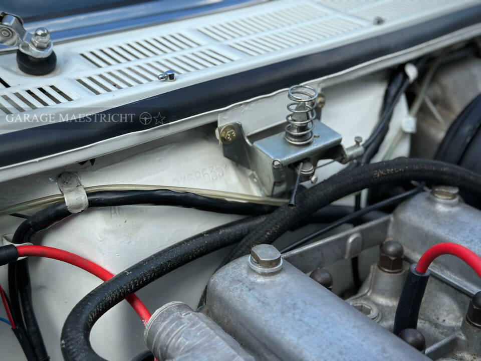 Afbeelding 22/72 van Alfa Romeo 2000 Spider Veloce (1981)
