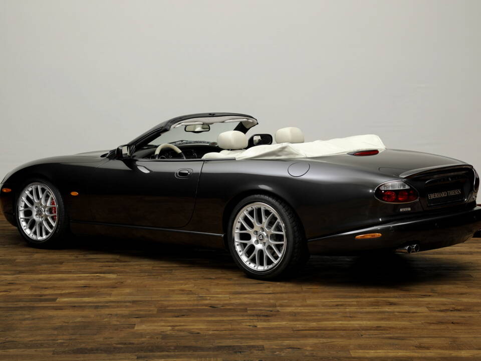 Bild 3/15 von Jaguar XKR (2005)