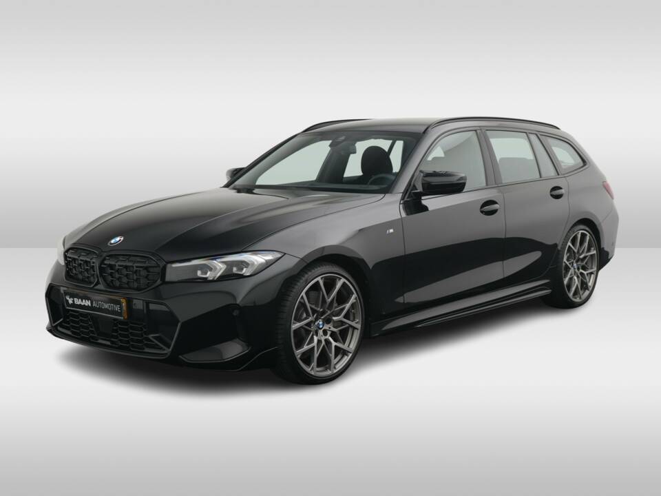 Obraz 4/50 pojazdu BMW 330i xDrive Touring (2025)