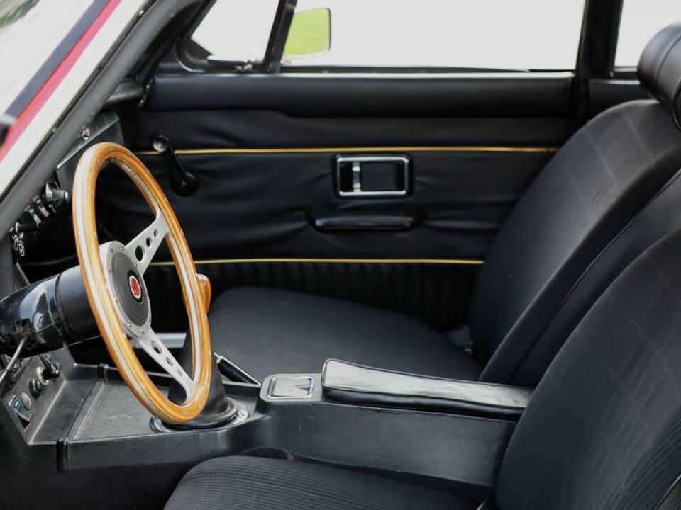 Image 11/50 of MG MGB GT (1974)