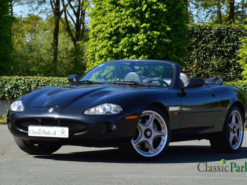Afbeelding 1/50 van Jaguar XKR (2000)